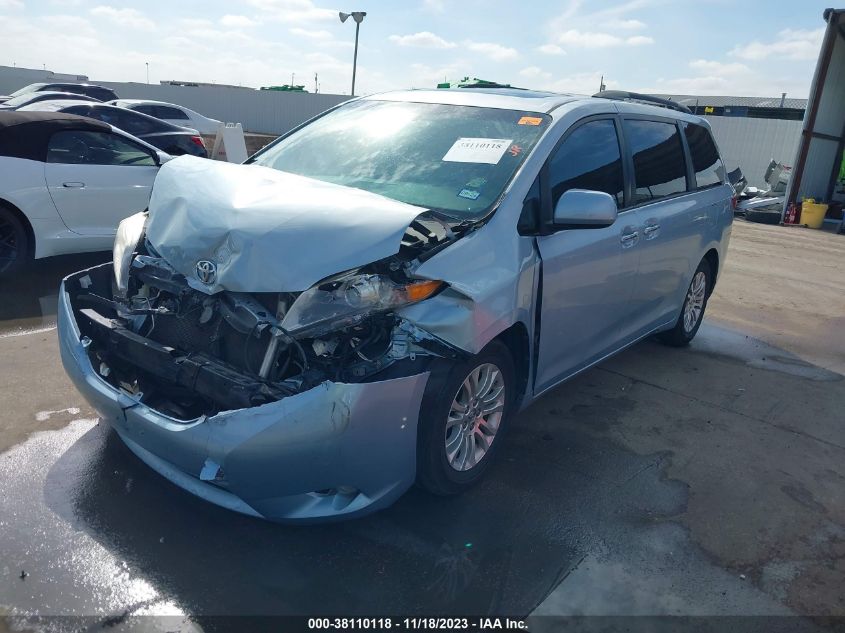 5TDYK3DC0GS692786 2016 TOYOTA SIENNA, photo no. 2