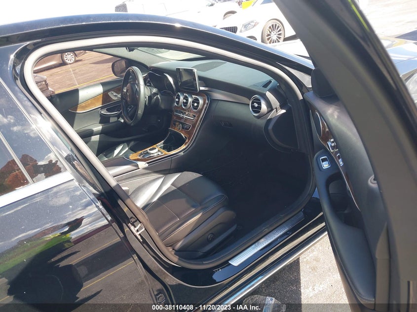 VIN 55SWF4JBXJU237578 2018 MERCEDES-BENZ C 300