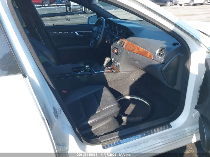 2014 MERCEDES-BENZ C 250 SPORT/LUXURY - WDDGF4HB8EG239682