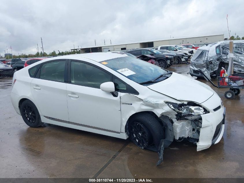 2013 TOYOTA PRIUS TWO - JTDKN3DU1D5686048
