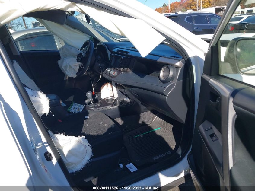 2018 TOYOTA RAV4 LE - JTMBFREV7JD223677