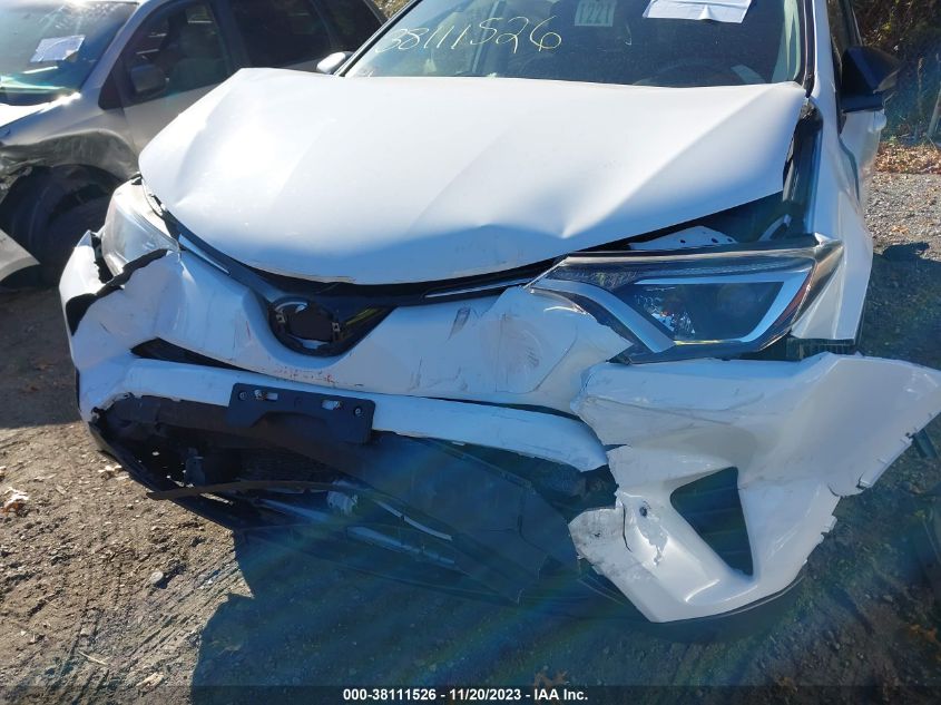 2018 TOYOTA RAV4 LE - JTMBFREV7JD223677