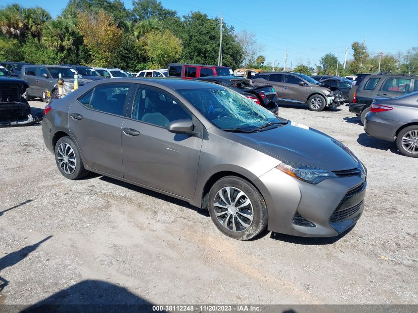 2018 TOYOTA COROLLA LE - 5YFBURHE8JP813837