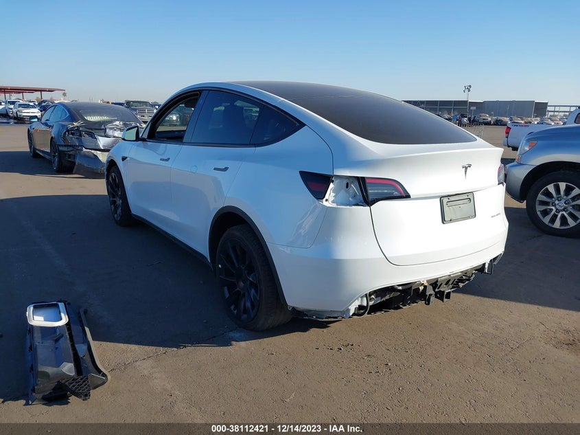 VIN 7SAYGDEE4PA048252 2023 TESLA MODEL Y