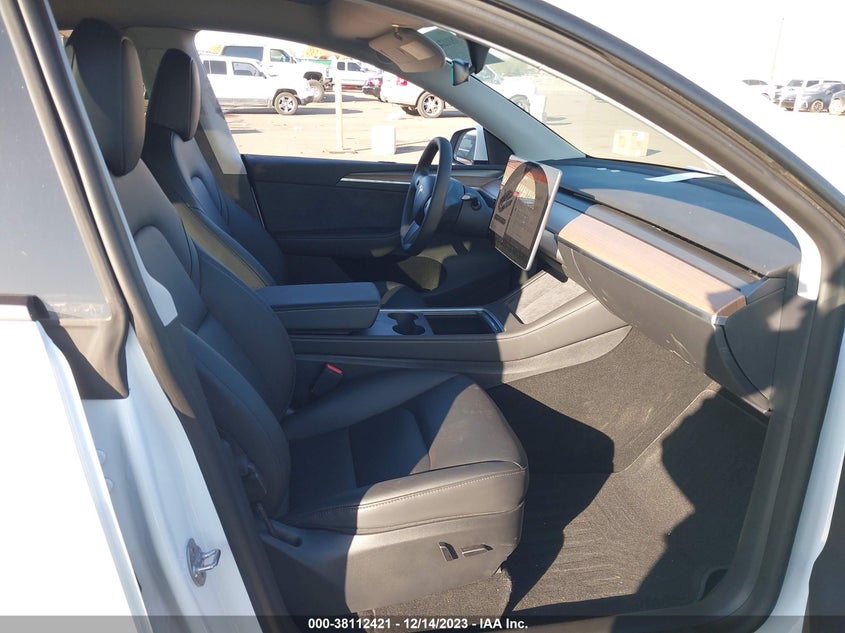 VIN 7SAYGDEE4PA048252 2023 TESLA MODEL Y