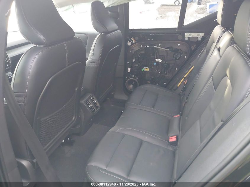 2023 VOLVO XC40 B5 ULTIMATE BRIGHT THEME YV4L12UA7P2055940