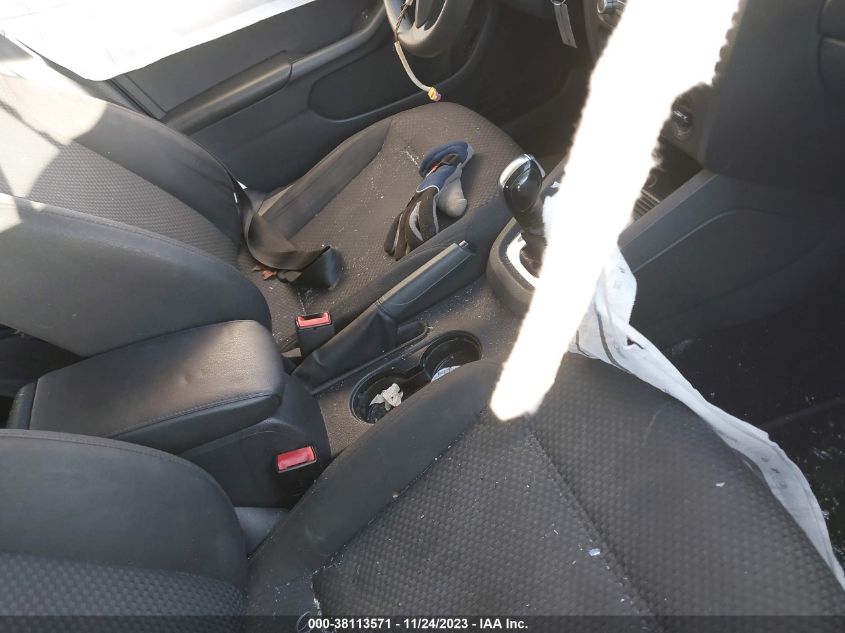 2014 VOLKSWAGEN JETTA 2.0L S - 3VW2K7AJ3EM240745