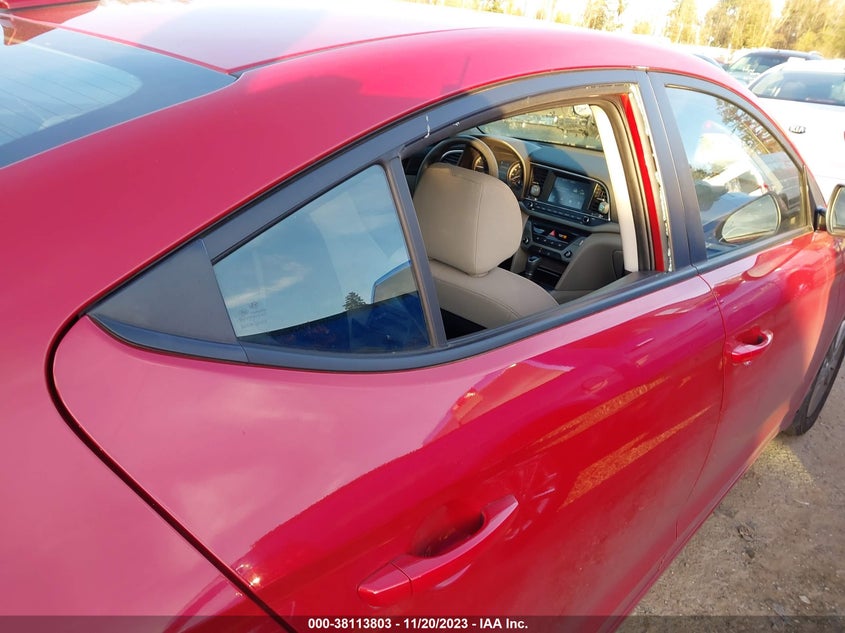 VIN 5NPD84LF8JH270115 2018 HYUNDAI ELANTRA SEL