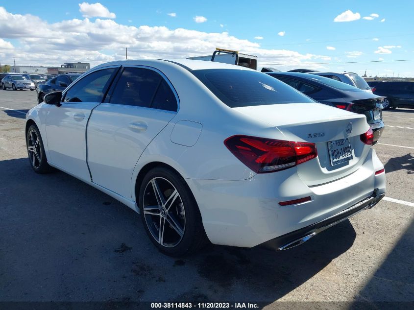 2019 MERCEDES-BENZ A 220 - WDD3G4EB3KW020355