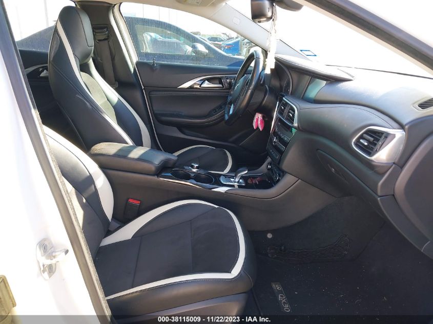 2018 INFINITI QX30 SPORT SJKCH5CP8JA052903