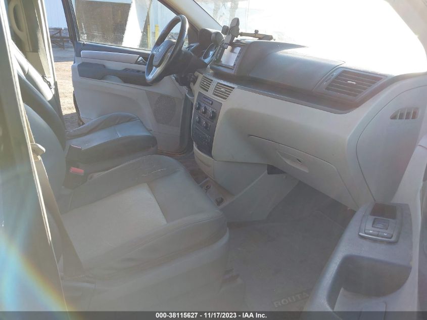 2014 VOLKSWAGEN ROUTAN SE 2C4RVABG0ER134447