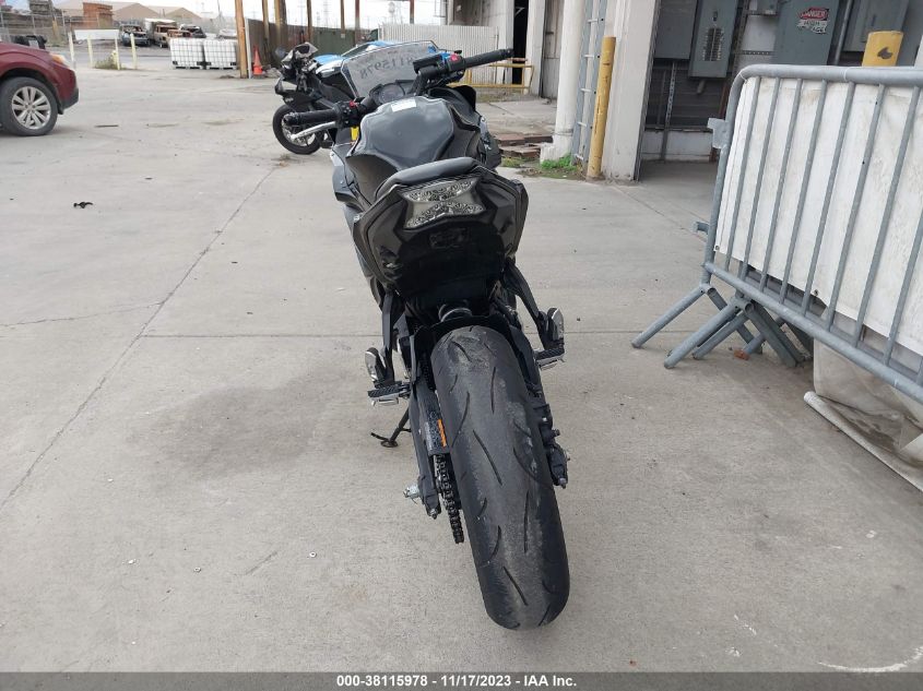VIN JKAEXEK18KDA32420 2019 KAWASAKI EX650 F