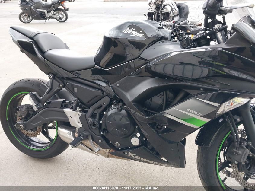 VIN JKAEXEK18KDA32420 2019 KAWASAKI EX650 F