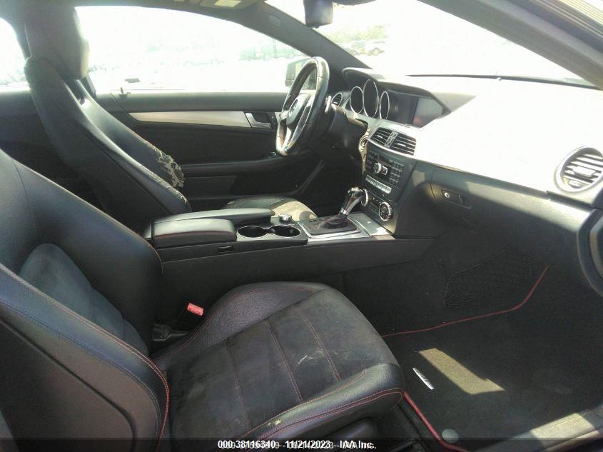 2013 MERCEDES-BENZ C 250 WDDGJ4HB5DG049433