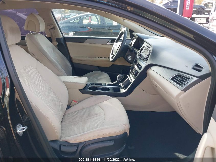 2015 HYUNDAI SONATA 2.4L SE - 5NPE24AF5FH227819