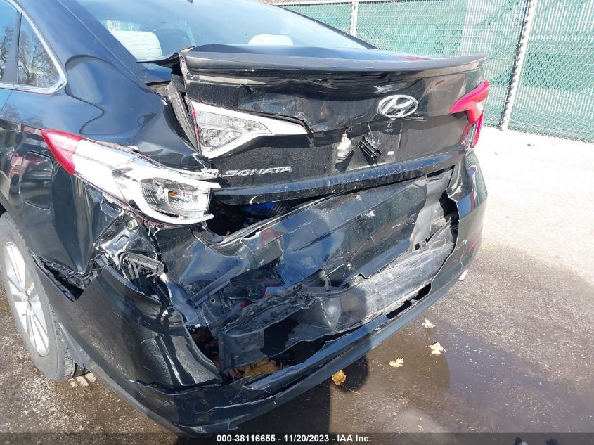 2015 HYUNDAI SONATA 2.4L SE - 5NPE24AF5FH227819