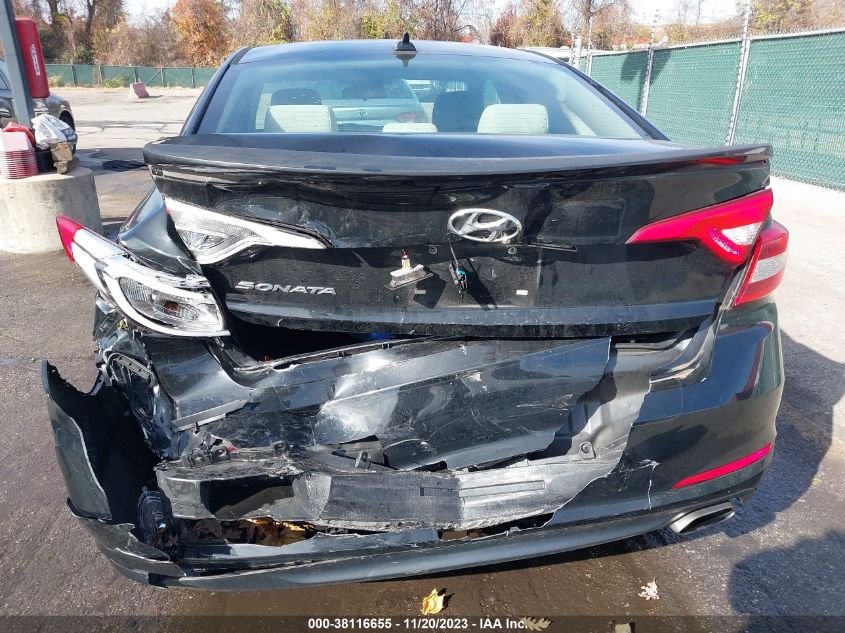 2015 HYUNDAI SONATA 2.4L SE - 5NPE24AF5FH227819