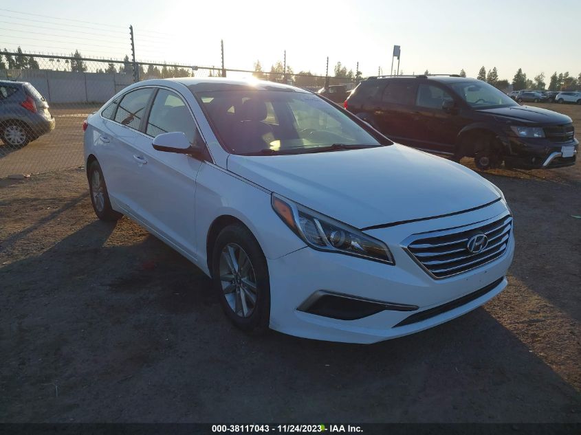 2017 HYUNDAI SONATA SE - 5NPE24AFXHH460338