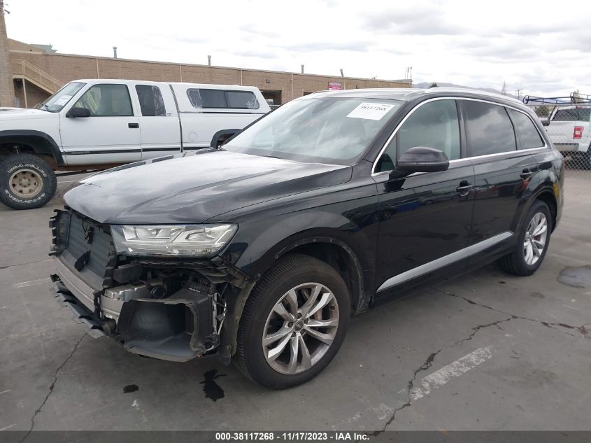 WA1LAAF77HD026078 2017 AUDI Q7, photo no. 2