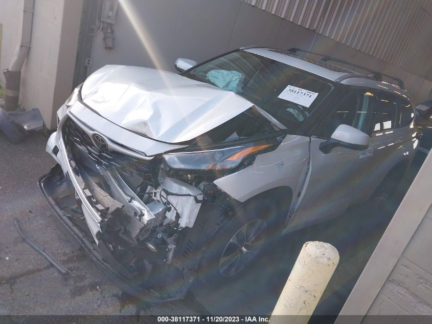 2022 TOYOTA HIGHLANDER XLE - 5TDGZRBH5NS240001