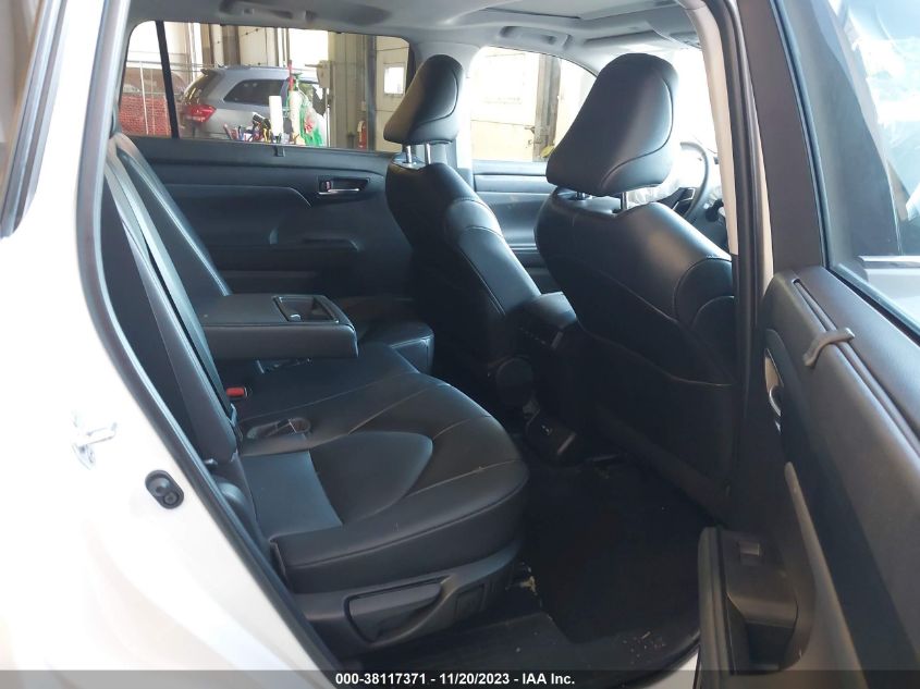 2022 TOYOTA HIGHLANDER XLE - 5TDGZRBH5NS240001