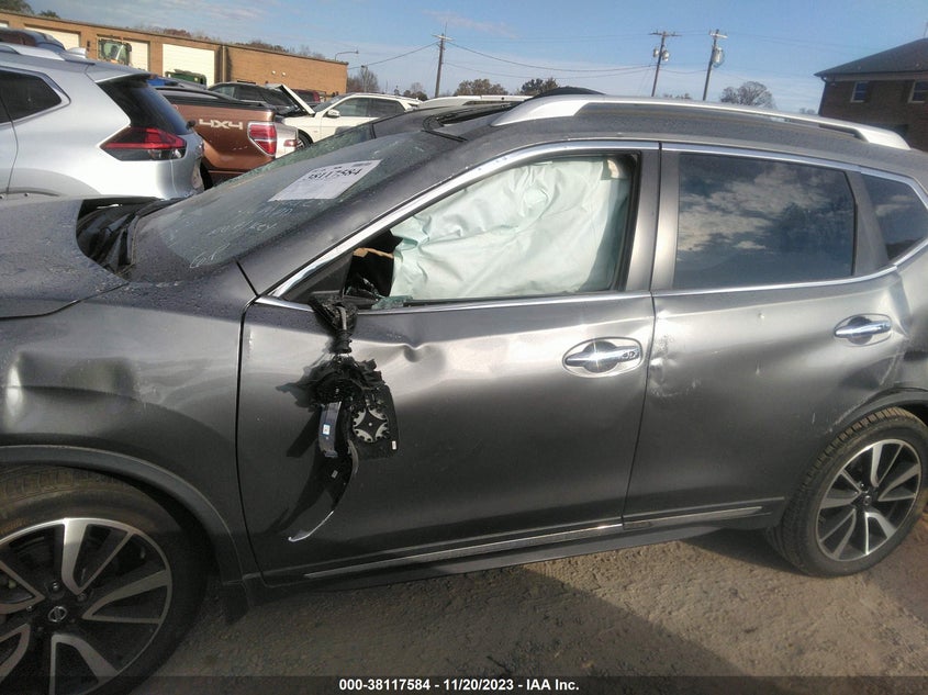 VIN JN8AT2MTXJW468428 2018 NISSAN ROGUE SL