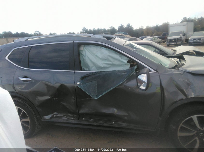 VIN JN8AT2MTXJW468428 2018 NISSAN ROGUE SL