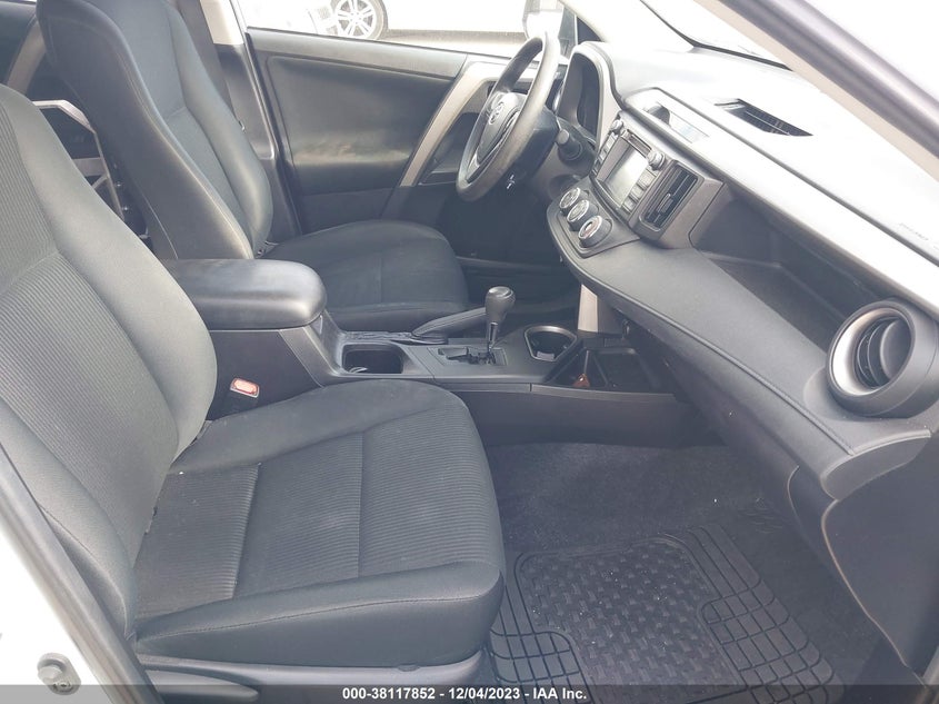 VIN 2T3ZFREV1JW511874 2018 TOYOTA RAV4 LE