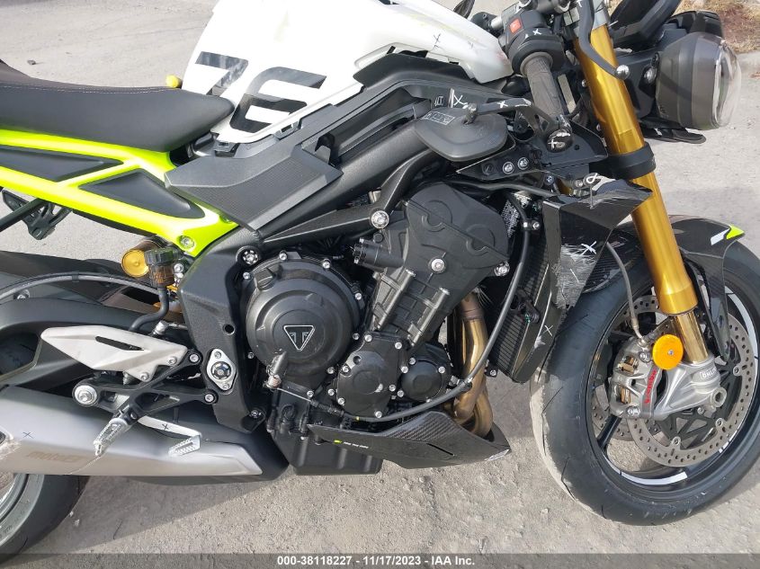 2024 TRIUMPH MOTORCYCLE STREET TRIPLE 765 MOTO2 EDITION - SMTA624K9RTBM2888