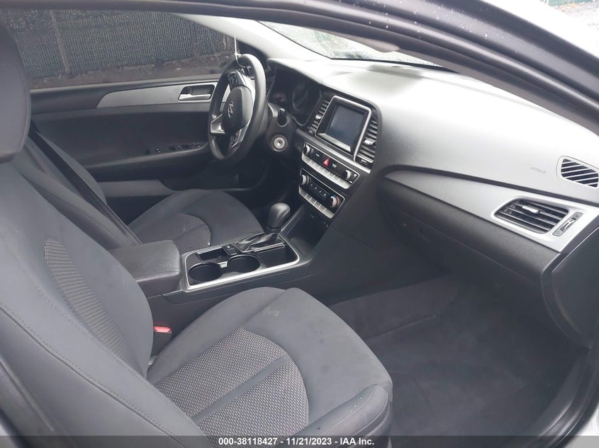 VIN 5NPE24AF6JH619099 2018 HYUNDAI SONATA SE