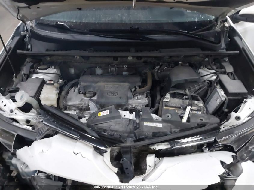 2018 TOYOTA RAV4 XLE - JTMRFREV4JJ261187