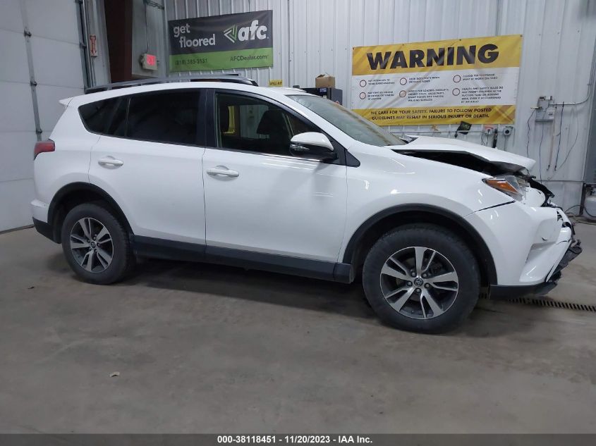 2018 TOYOTA RAV4 XLE - JTMRFREV4JJ261187