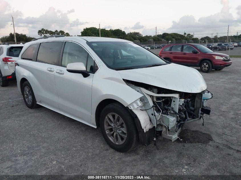 TOYOTA-SIENNA-5TDYRKEC5NS102180