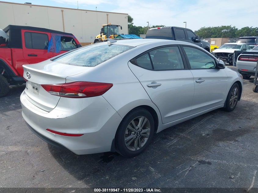 VIN 5NPD84LF6JH213847 2018 HYUNDAI ELANTRA SEL