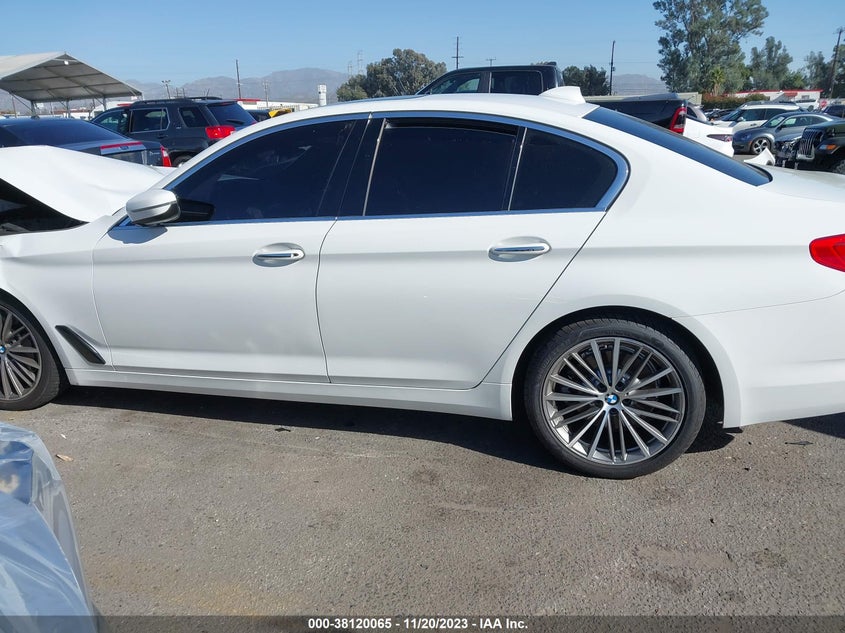 VIN WBAJA5C57JWA38636 2018 BMW 530I