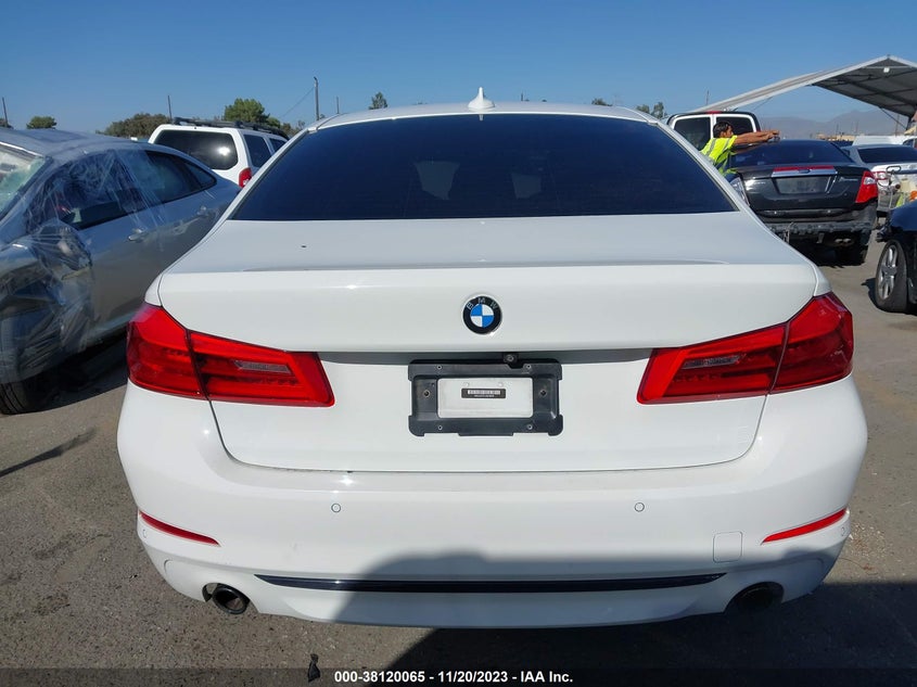 VIN WBAJA5C57JWA38636 2018 BMW 530I