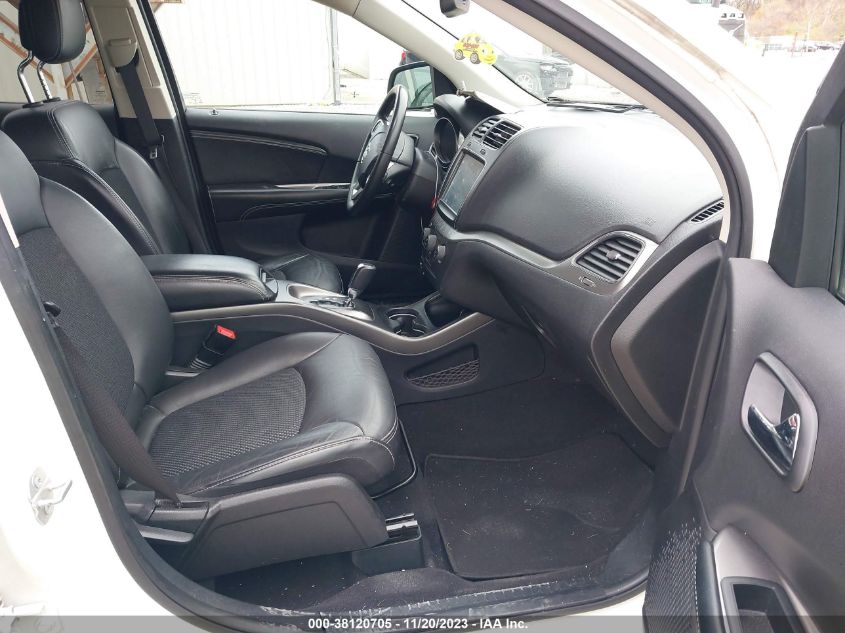 2019 DODGE JOURNEY CROSSROAD AWD - 3C4PDDGGXKT720537