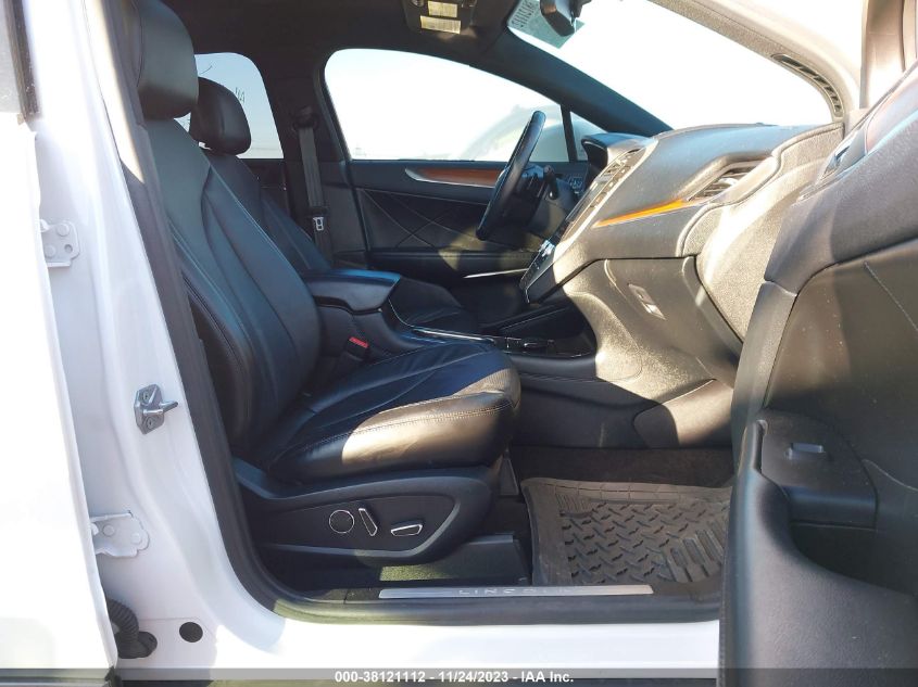 2017 LINCOLN MKC RESERVE - 5LMCJ3C96HUL69593