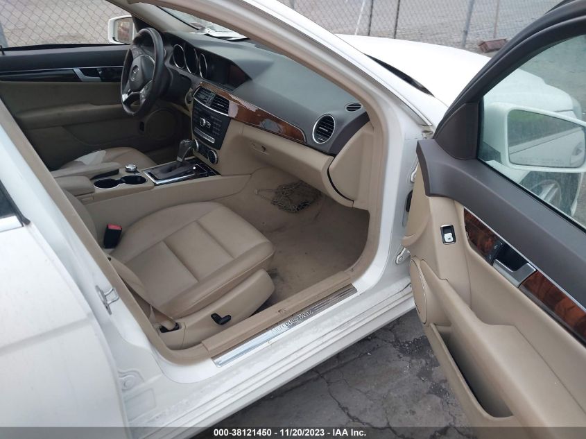 2014 MERCEDES-BENZ C-CLASS C 250 - WDDGF4HB6EA964538