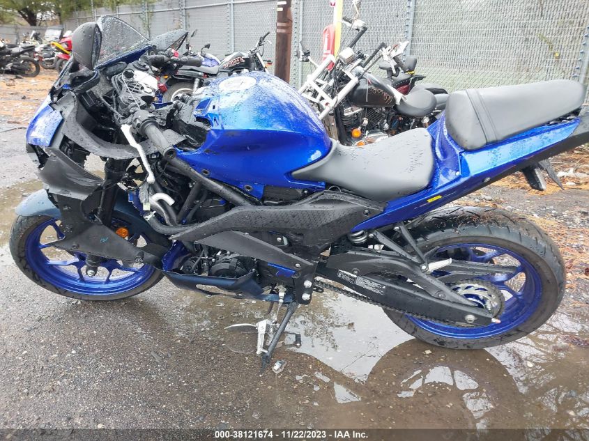 2022 YAMAHA YZFR3 A MH3RH18Y4NK008681