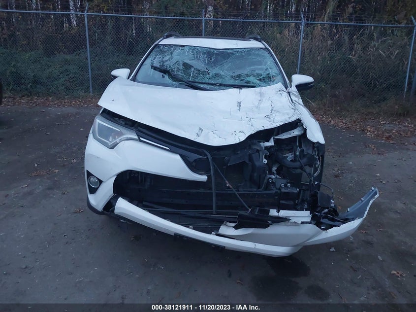 VIN 2T3RFREVXHW552191 2017 TOYOTA RAV4 XLE