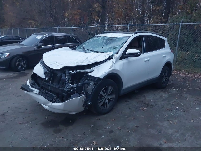 VIN 2T3RFREVXHW552191 2017 TOYOTA RAV4 XLE