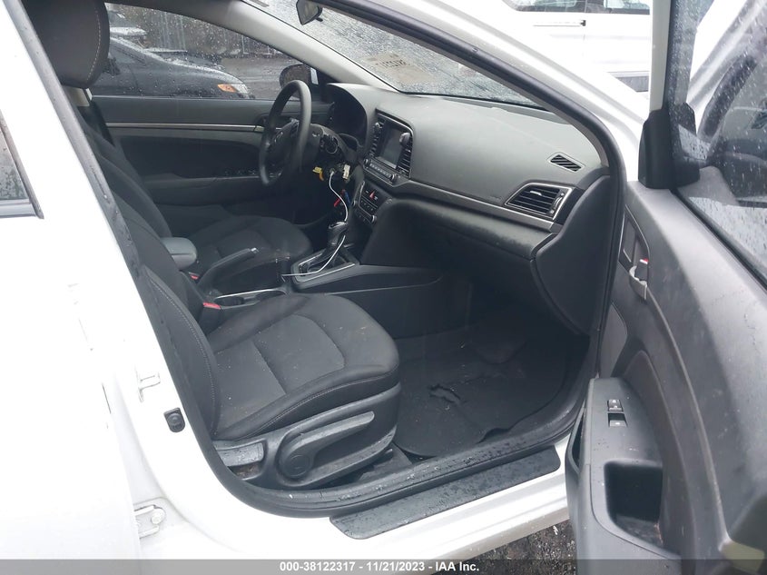 VIN 5NPD84LFXJH261559 2018 HYUNDAI ELANTRA SEL