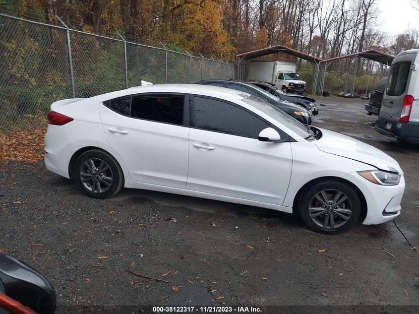 VIN 5NPD84LFXJH261559 2018 HYUNDAI ELANTRA SEL