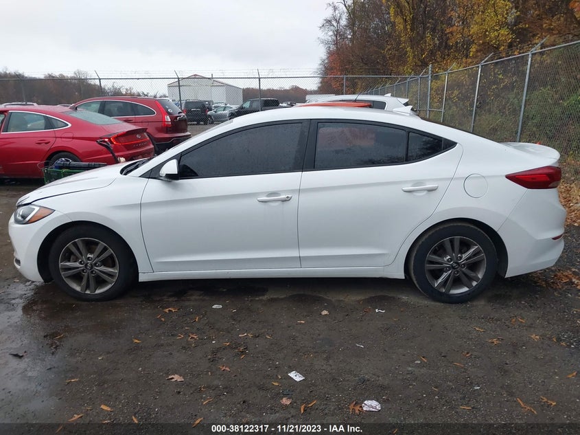 VIN 5NPD84LFXJH261559 2018 HYUNDAI ELANTRA SEL