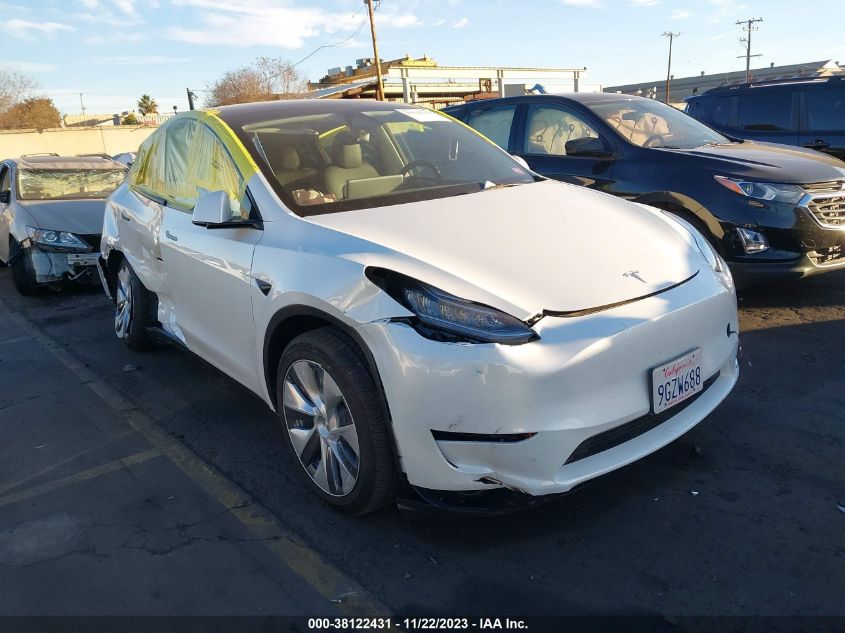 7SAYGDEE1PA140936 Tesla Model Y AWD