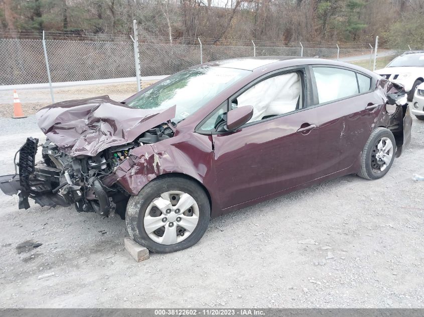 3KPFK4A73JE282716 | 2018 KIA FORTE