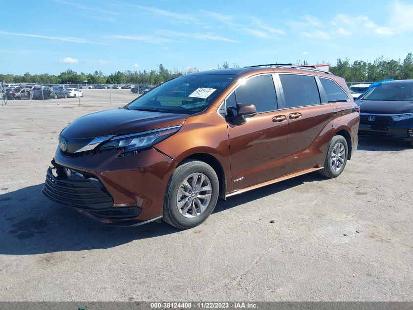 2021 TOYOTA SIENNA LE - 5TDKRKEC6MS033973