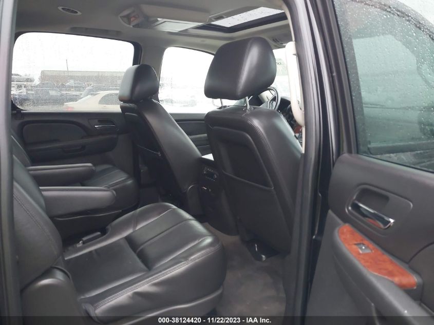 2013 CHEVROLET SUBURBAN 1500 LT - 1GNSKJE71DR187319