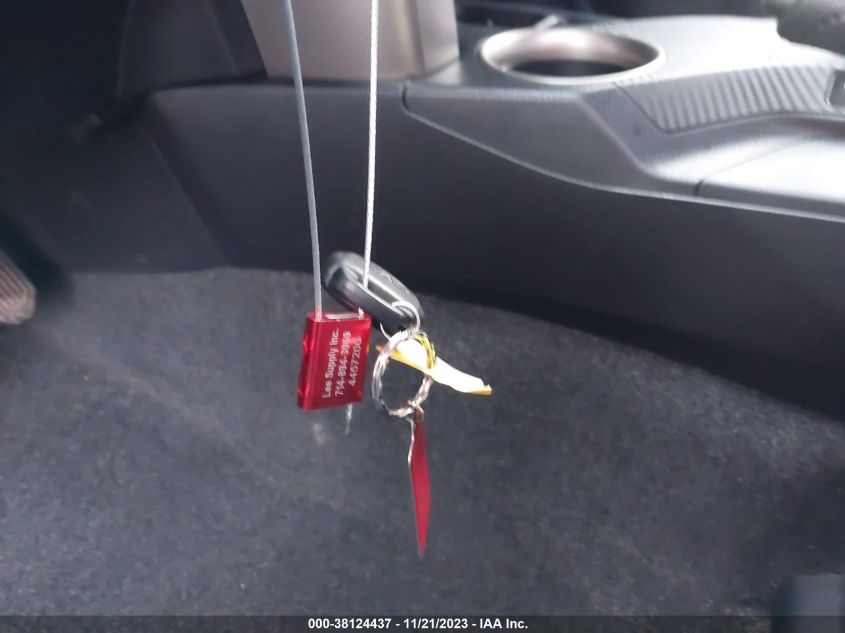 2014 TOYOTA RAV4 LE - JTMZFREV6EJ015554